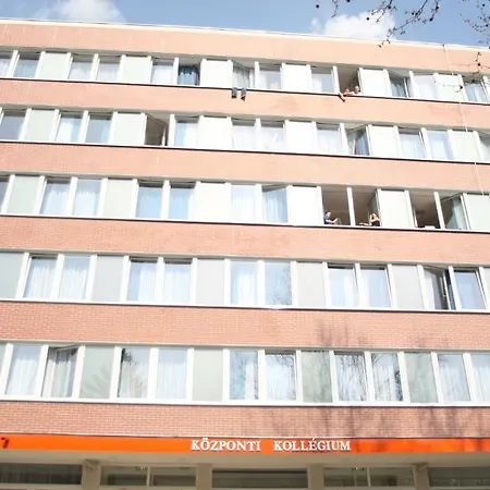 Auberge de jeunesse Pannon Egyetem - Kozponti Kollegium *